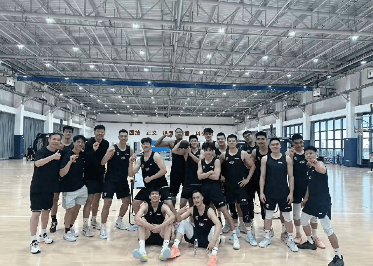 夺冠热门球队在激烈的战斗中获得胜利的简单介绍 夺冠热门球队在激烈的战斗中获得胜利的简单介绍