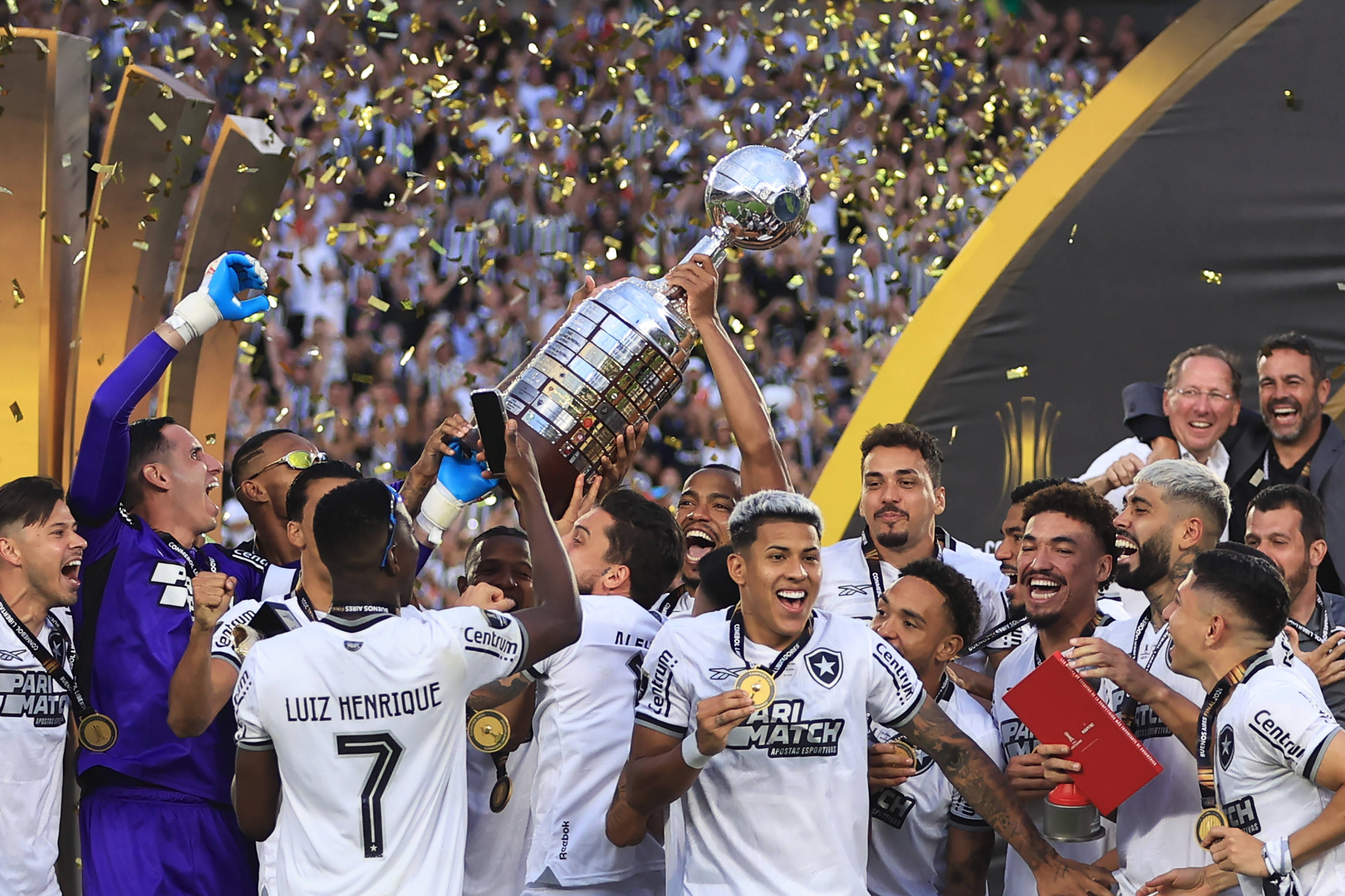 南美联赛最强队伍夺得国际杯赛冠军