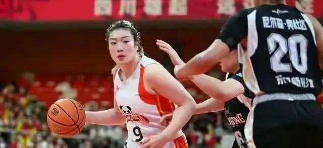 芬兰长跑选手背水一战,意外逆袭夺金掀风浪 芬兰长跑选手背水一战,意外逆袭夺金掀风浪