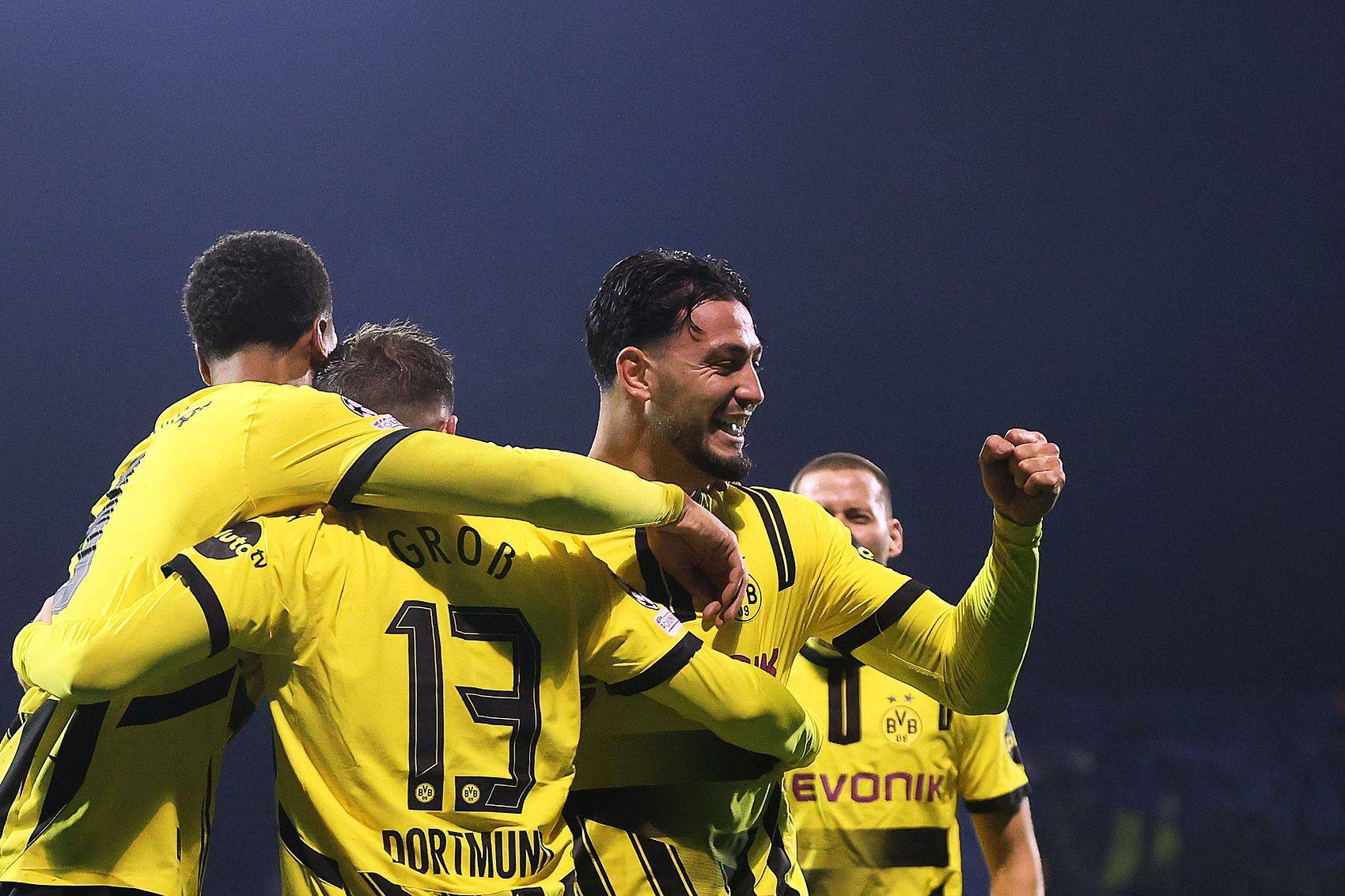 多特蒙德遭遇失利,欧冠资格岌岌可危 多特蒙德遭遇失利,欧冠资格岌岌可危