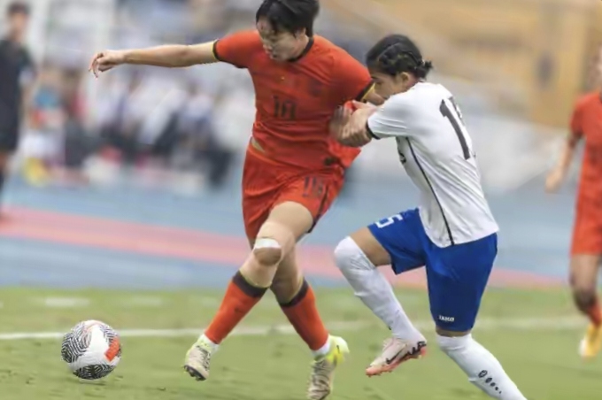 女足比赛中,中国队员赵某连入两球的简单介绍 女足比赛中,中国队员赵某连入两球的简单介绍