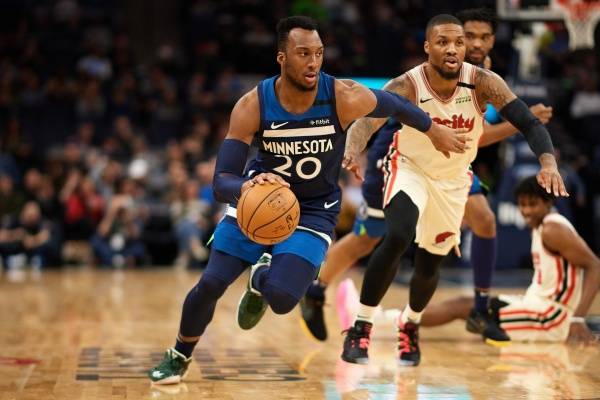 沃尔夫斯堡防守漏洞暴露,需要加强整体实力 沃尔夫斯堡防守漏洞暴露,需要加强整体实力