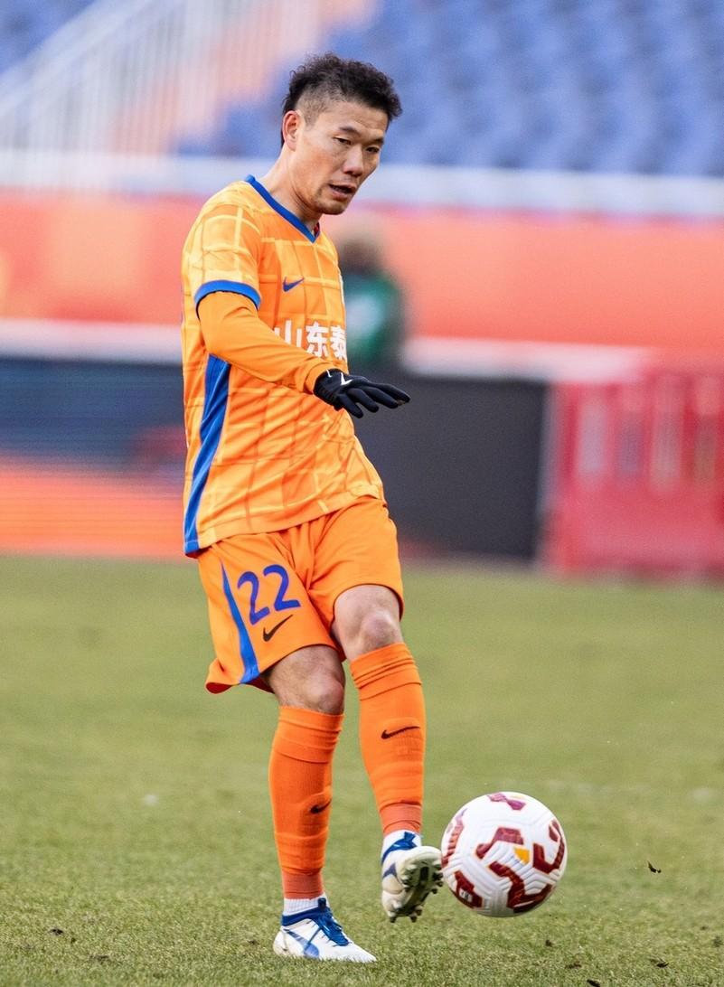 大连一方主场奋力平山东泰山,艰难守住不败荣誉 大连一方主场奋力平山东泰山,艰难守住不败荣誉