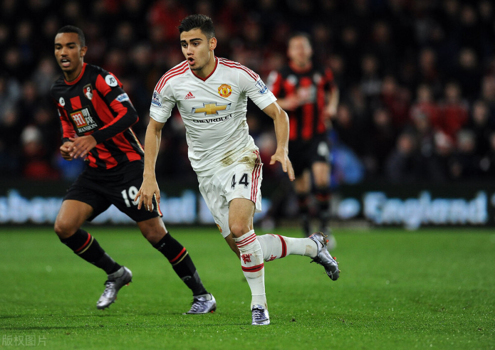 包含斯旺西客场惨败，主教练郑重总结战术的词条