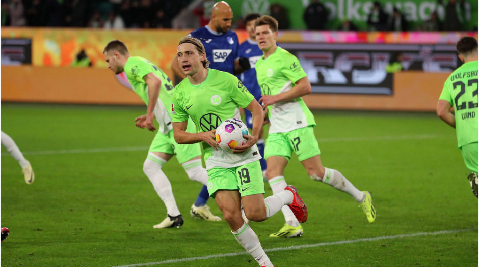 弗赖堡爆冷逼平霍芬海姆,赛季首失分 弗赖堡爆冷逼平霍芬海姆,赛季首失分