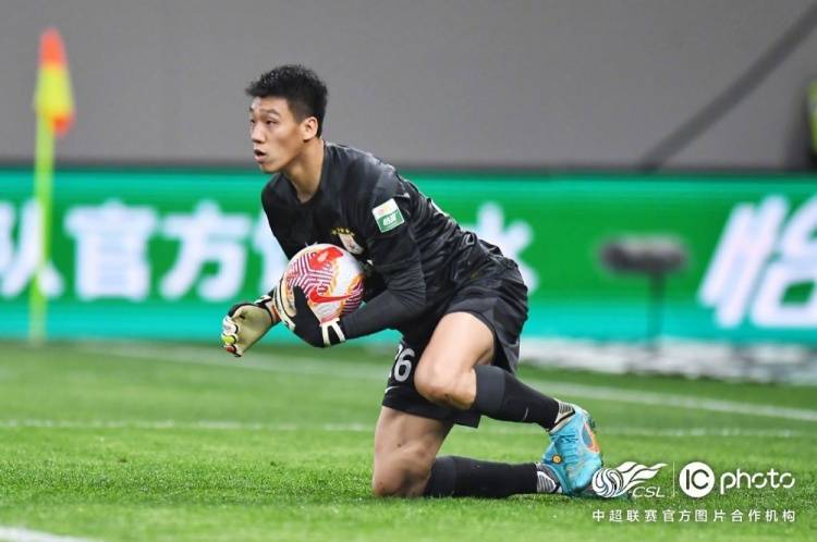 开云体育中国官网-球队在比赛中展现出了顽强的拼搏精神