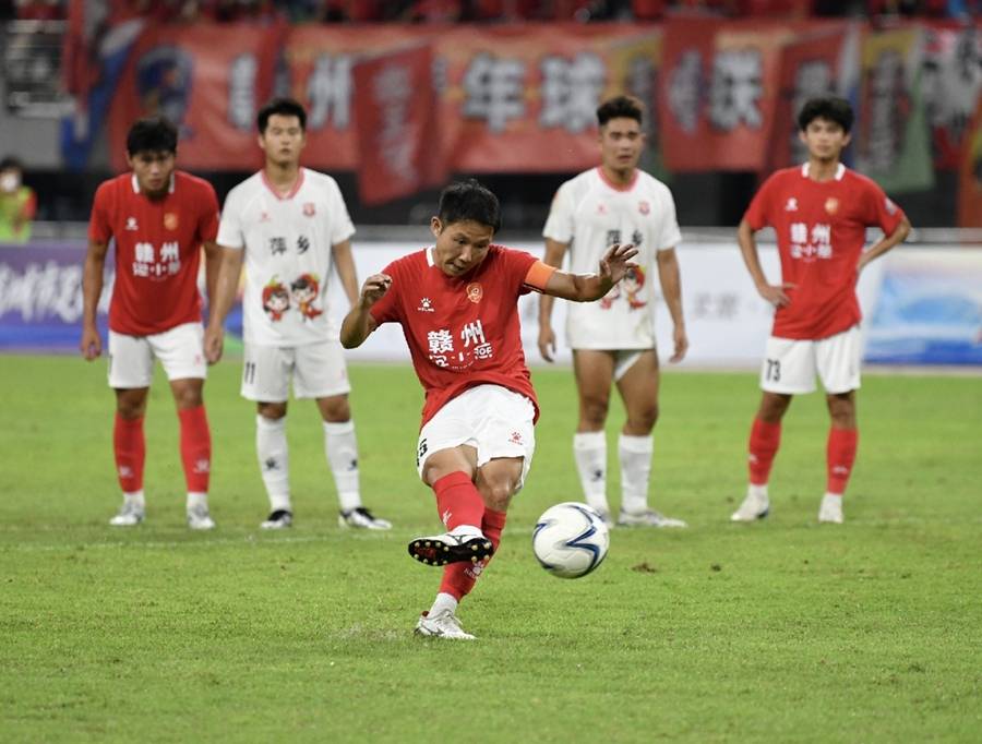 精彩纷呈的足球对决即将上演,球迷拭目以待的简单介绍 精彩纷呈的足球对决即将上演,球迷拭目以待的简单介绍