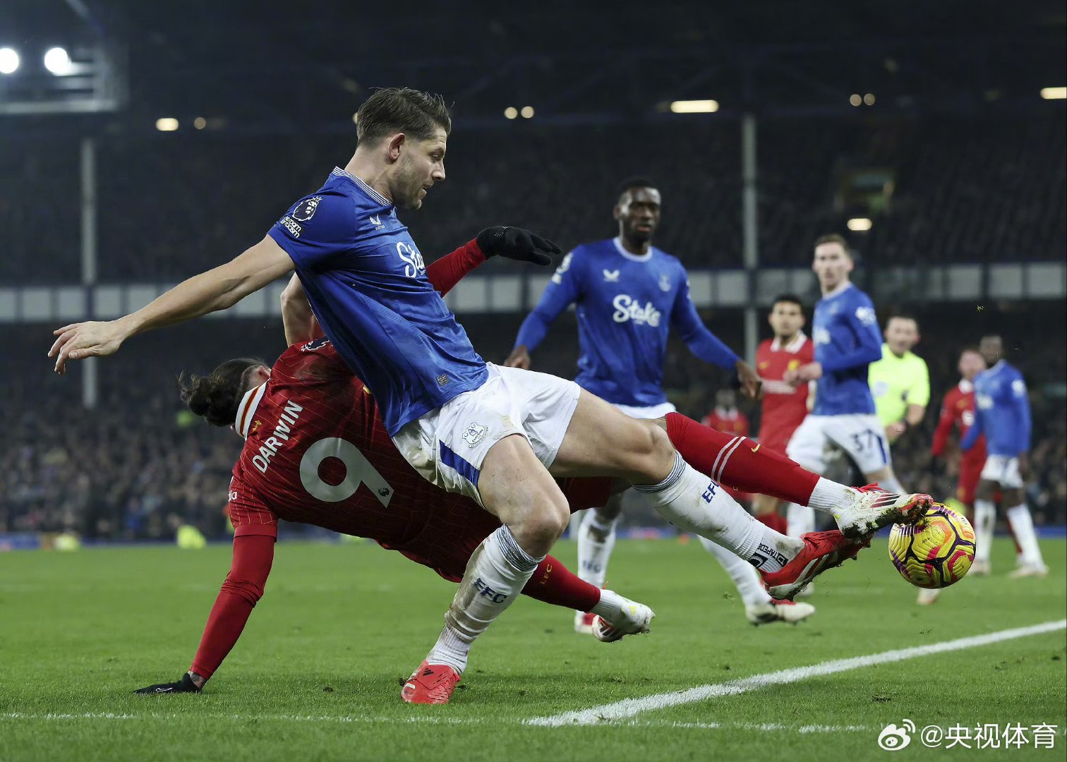 关于利物浦面对马德里竞技,双方展开激烈角逐的信息 关于利物浦面对马德里竞技,双方展开激烈角逐的信息