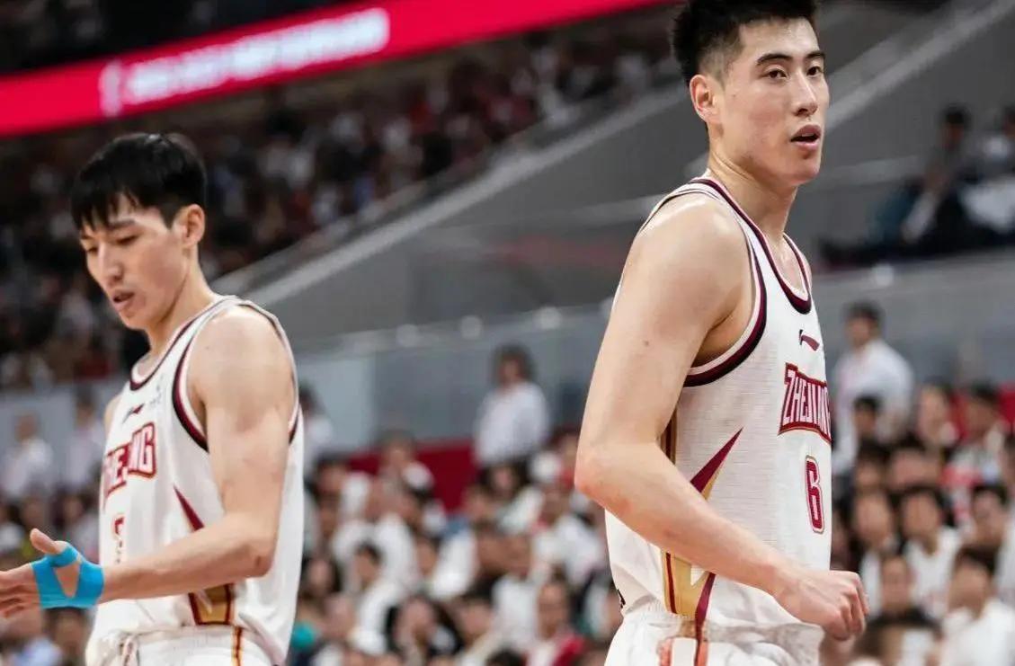 开云体育入口-浙江男篮在比赛中展现出团队正气，轻松取胜