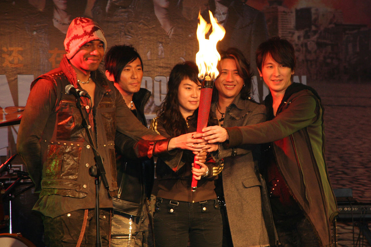 紧张而激烈的对抗,看谁能在赛场上闪耀光芒? 紧张而激烈的对抗,看谁能在赛场上闪耀光芒?