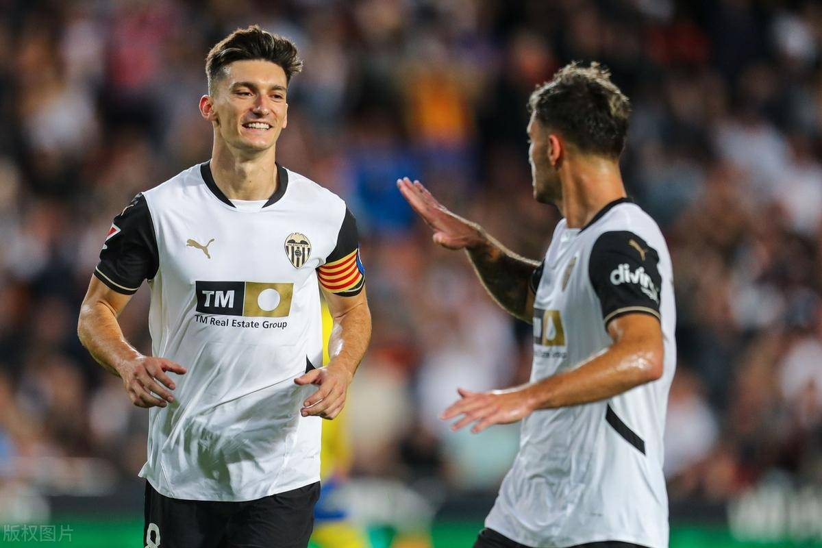 瓦伦西亚在近期比赛中表现抢眼 瓦伦西亚在近期比赛中表现抢眼