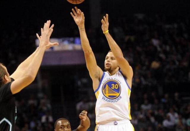 开云体育官网-美洲篮球巅峰对决即将上演，球迷瞩目