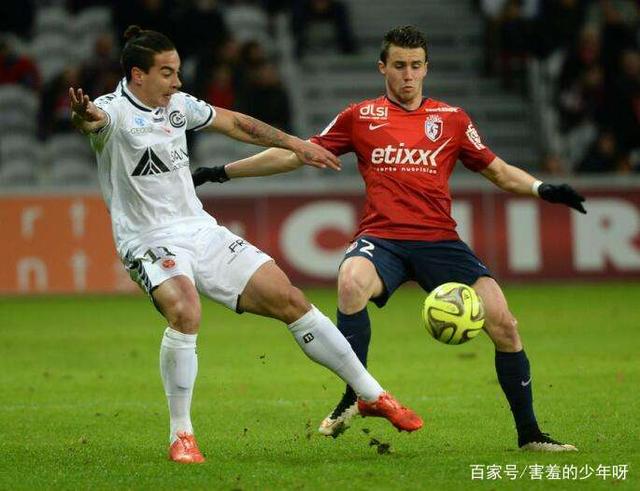 开云体育-兰斯迎战雷恩的比赛异常激烈