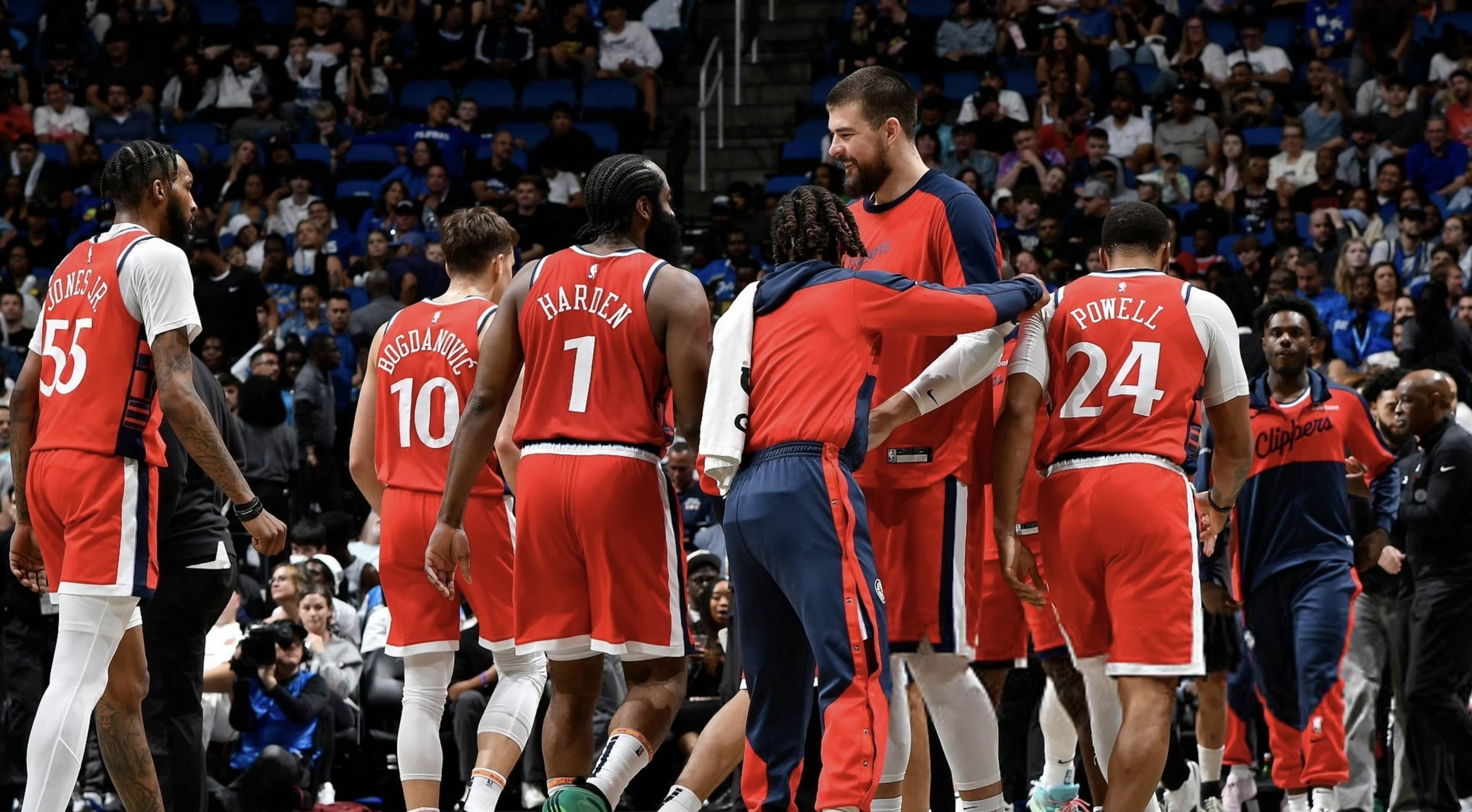 关于快船大胜黄蜂,乔治独得27分的信息 关于快船大胜黄蜂,乔治独得27分的信息