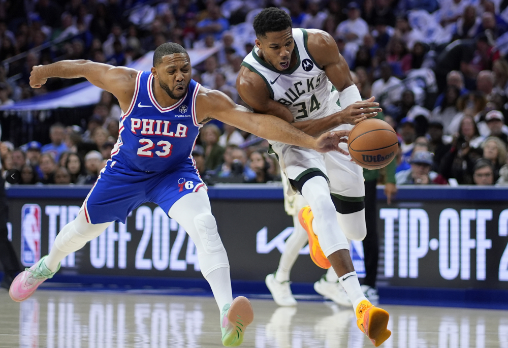 雄鹿完胜76人,全队发挥出色 雄鹿完胜76人,全队发挥出色